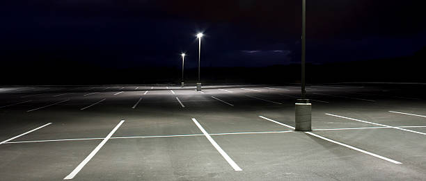 What are the factors that distinguish LED floodlights from spotlights? |LEDRHYTHM
